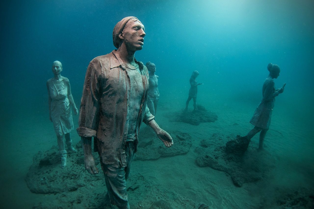 400个雕像入驻欧洲首个水下博物馆 位于12米深海底【2】