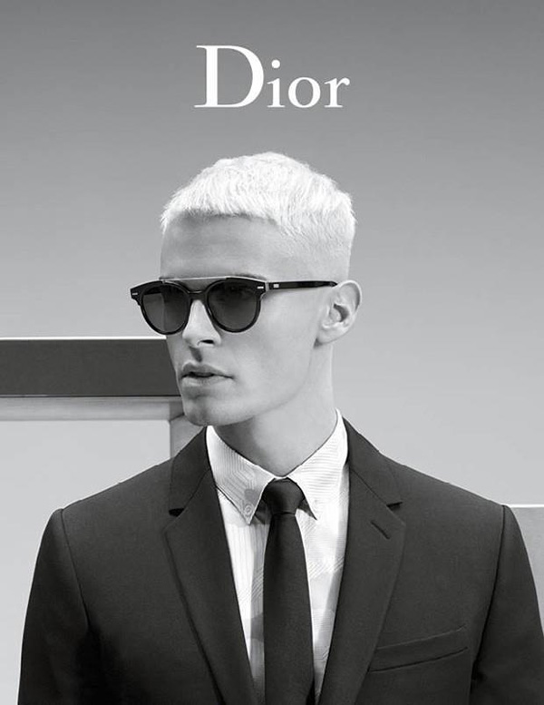 <a target=‘_blank‘ style=‘color: #666666;‘  data-cke-saved-href=‘http://brand.fengsung.com/dior/‘ href=‘http://brand.fengsung.com/dior/‘ >Dior</a> Homme 2016春夏系列广告大片