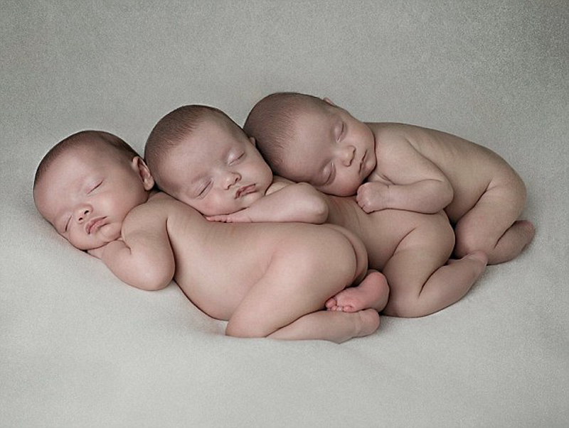 三胞胎可爱酣睡照