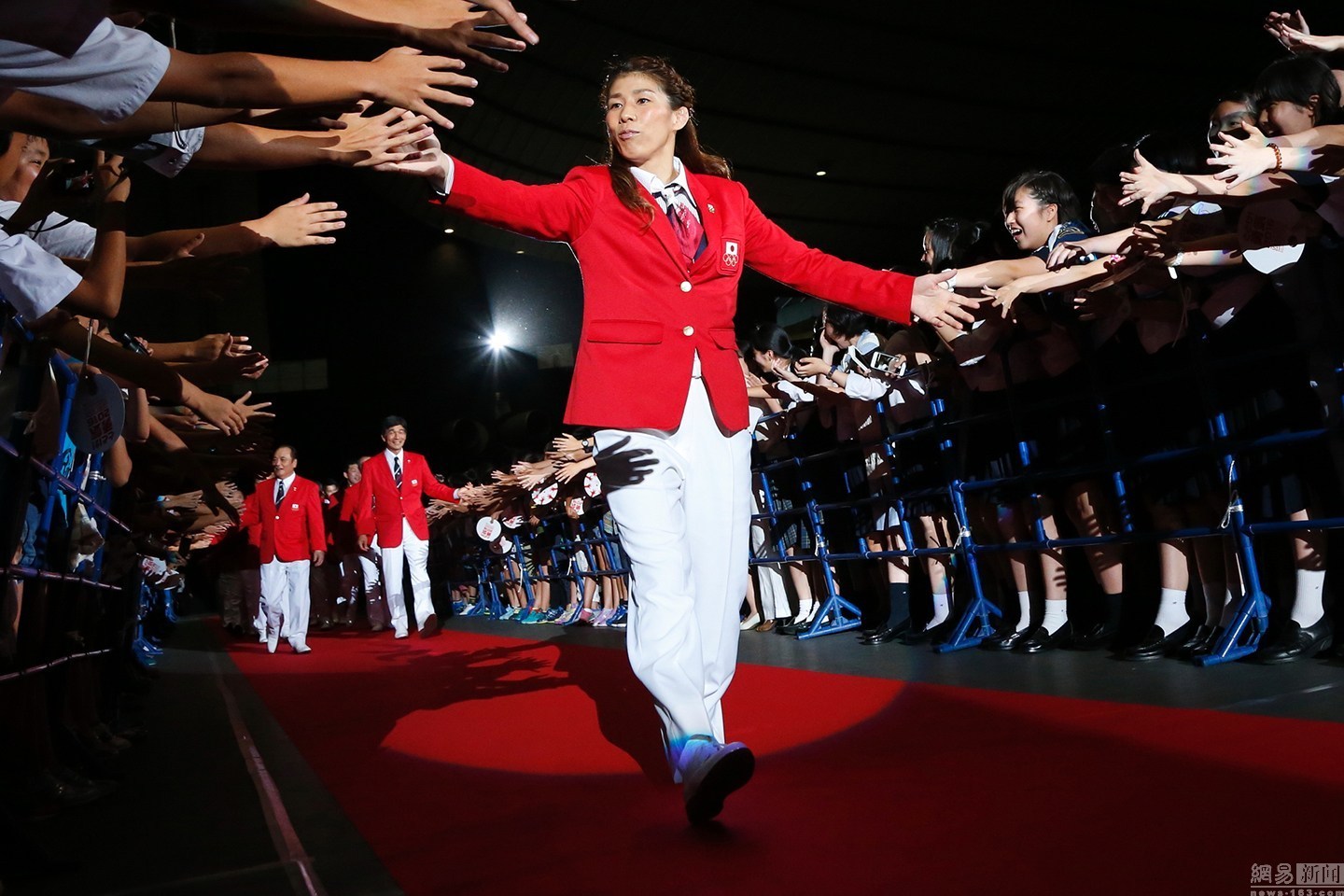 日本举办奥运出征仪式 运动员情绪高昂