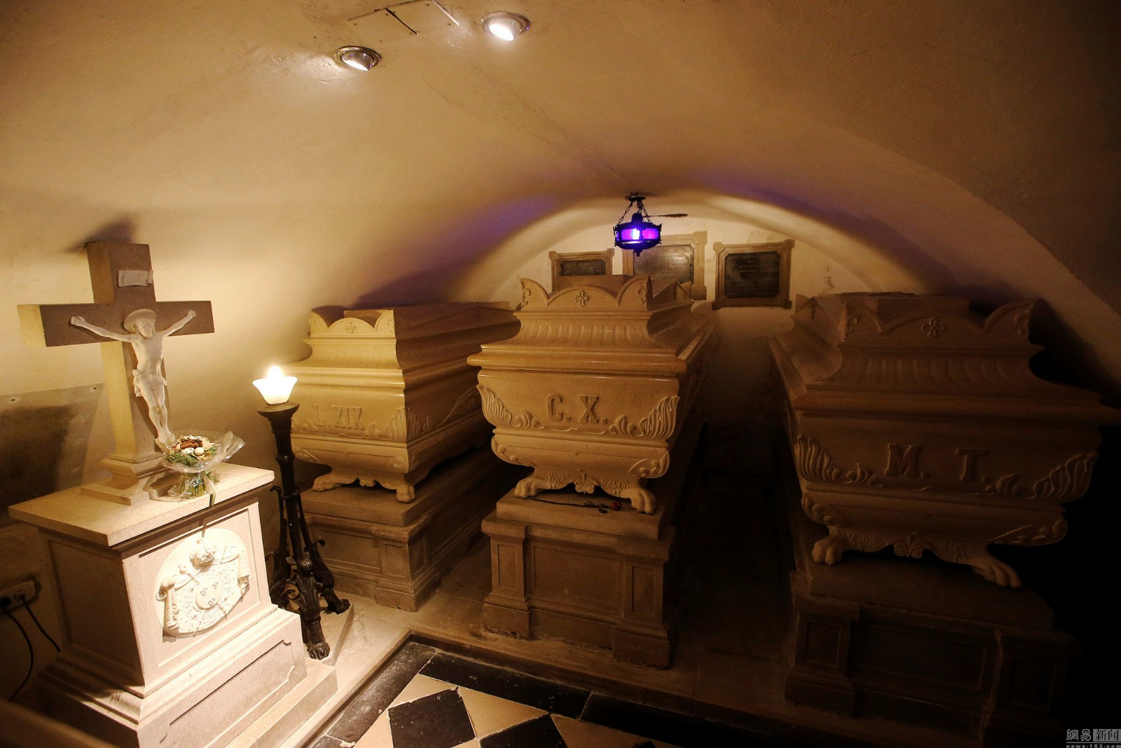 温莎圣乔治教堂墓室图片
